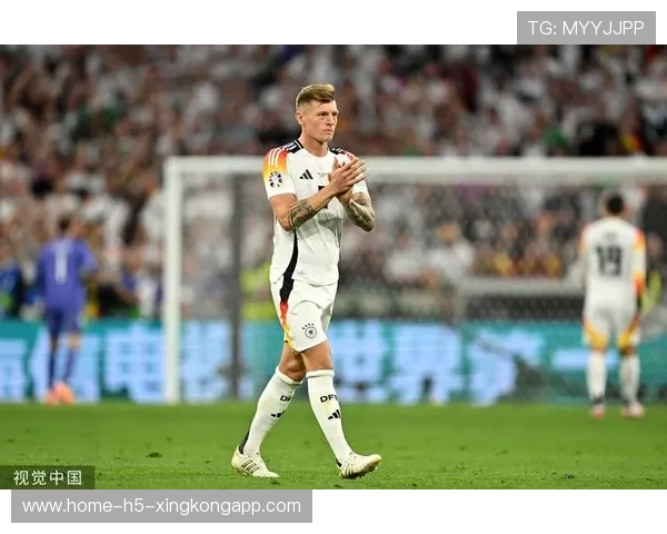 中场大师单场传球破百，数据震撼联赛